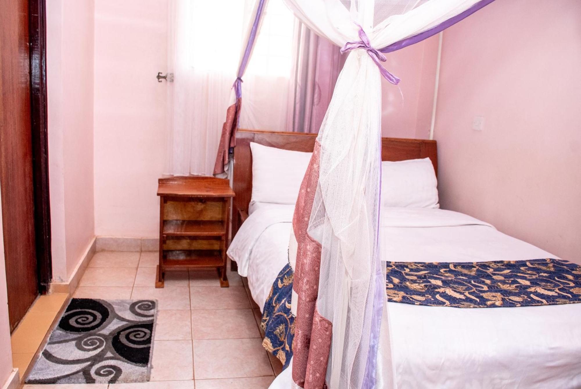 Super Break Hotel Kitale Eksteriør bilde
